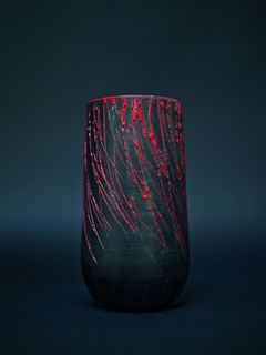 vase rouge
